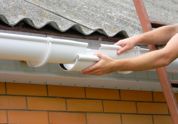 Gutter Hanging in Rocklin